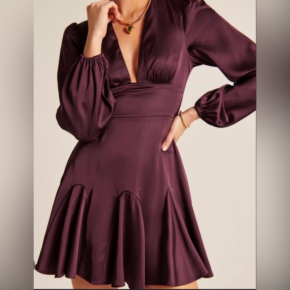 Abercrombie & Fitch Long-Sleeve Plunge Satin Mini Dress